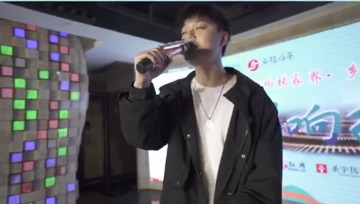 賽事精彩看點 | 帥氣小伙深情演繹周杰倫的《稻香》,勾起80、90后青春回憶 賽事精彩看點 | 帥氣小伙深情演繹周杰倫的《稻香》,勾起80、90后青春回憶
