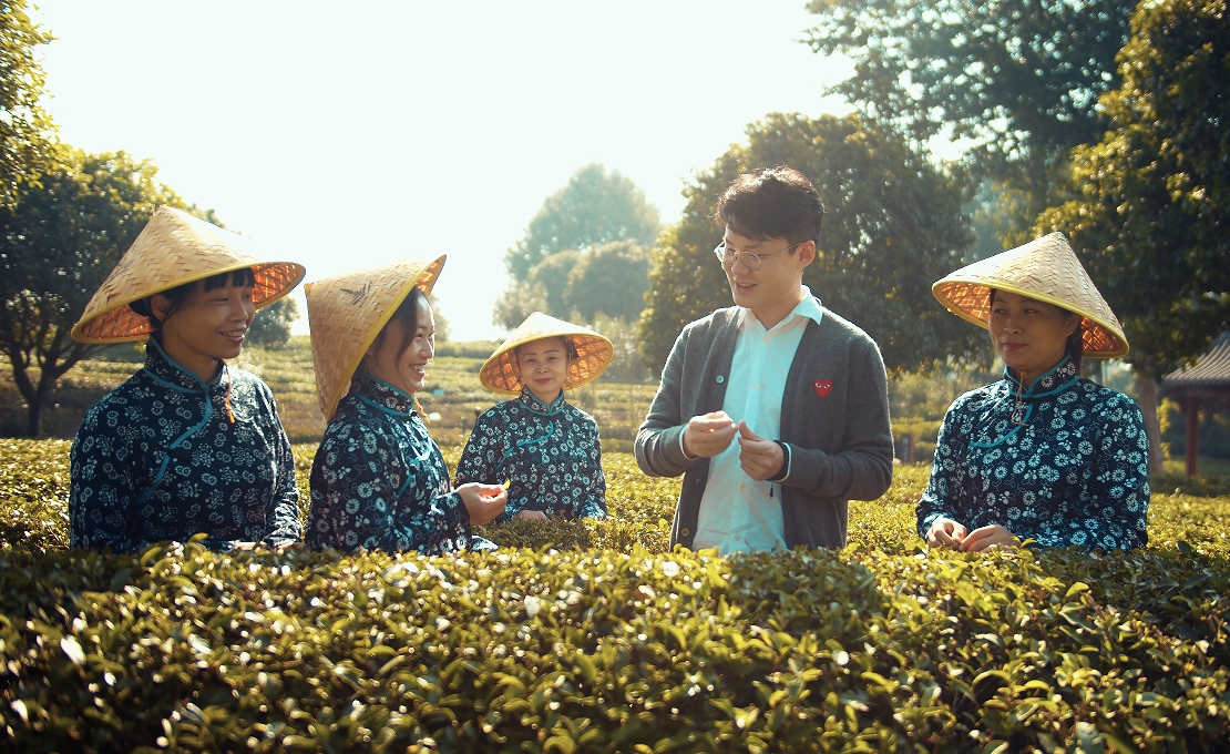 堅(jiān)持融合發(fā)展策略,助力鄉(xiāng)村振興 堅(jiān)持融合發(fā)展策略,助力鄉(xiāng)村振興